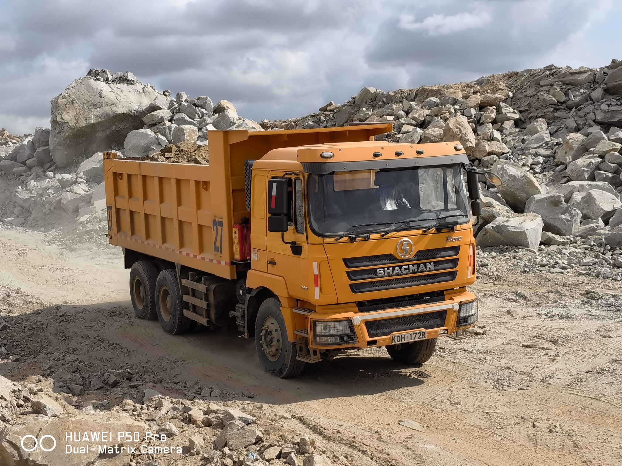 SHACMAN F3000 Dump Trucks: Your Ideal Choice